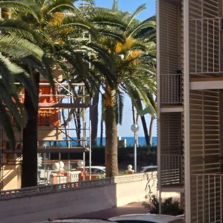 Family Beachfront La Pineda