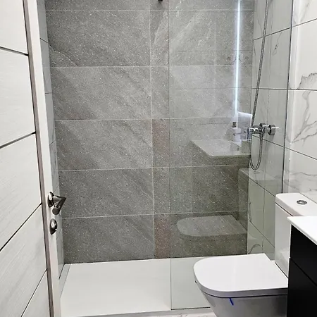 Family Beachfront Apartment La Pineda